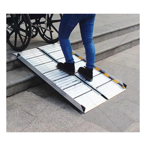 Lightweight Silver Two Fold Folding Aluminum Wheelchair Ramp